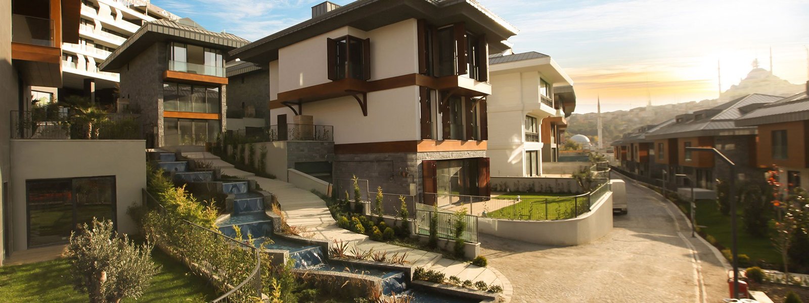 Luxury detached villa exterior at Çengelköy Park Evleri Istanbul